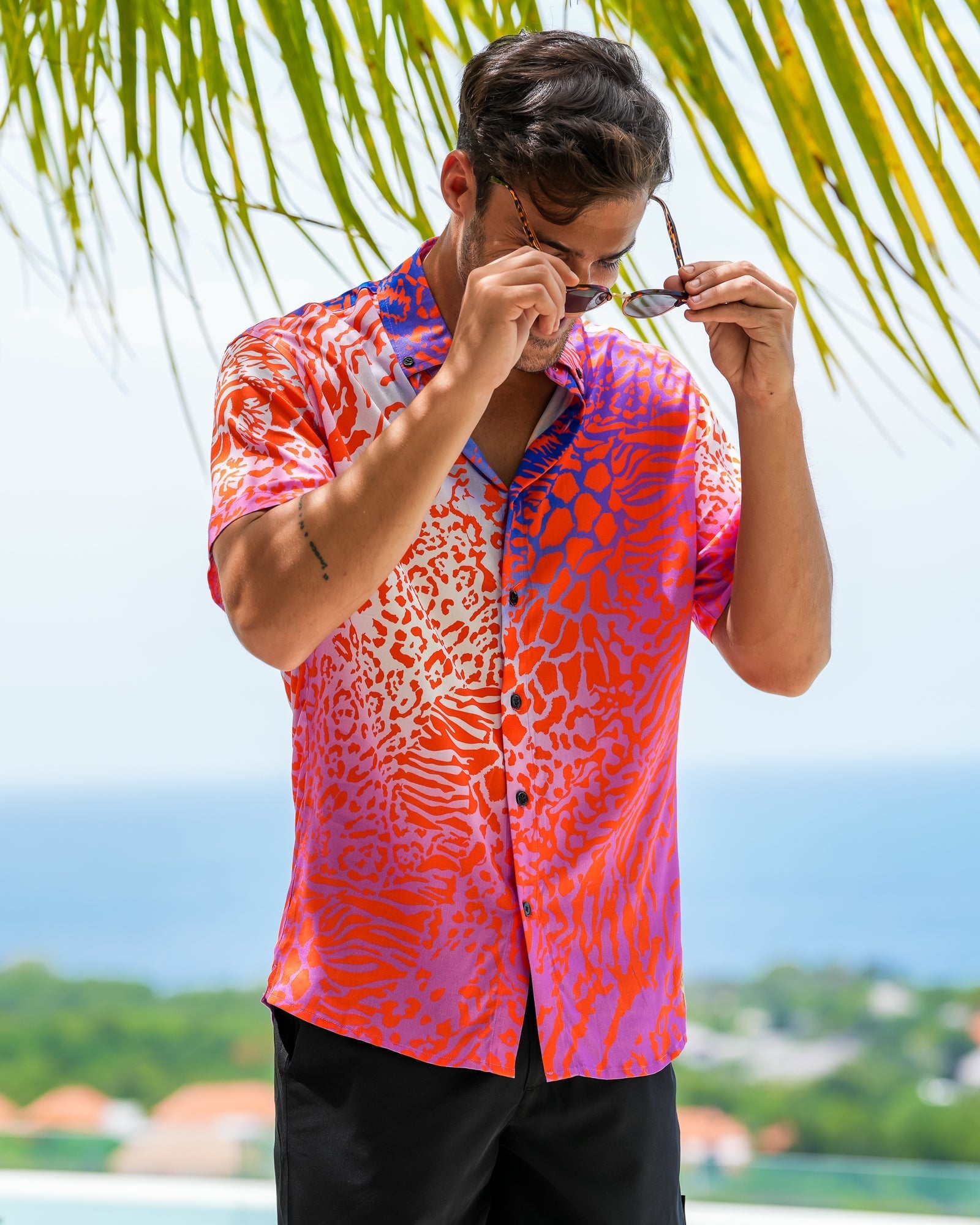 Vivid Jungle Shirt - Surge Tucann 